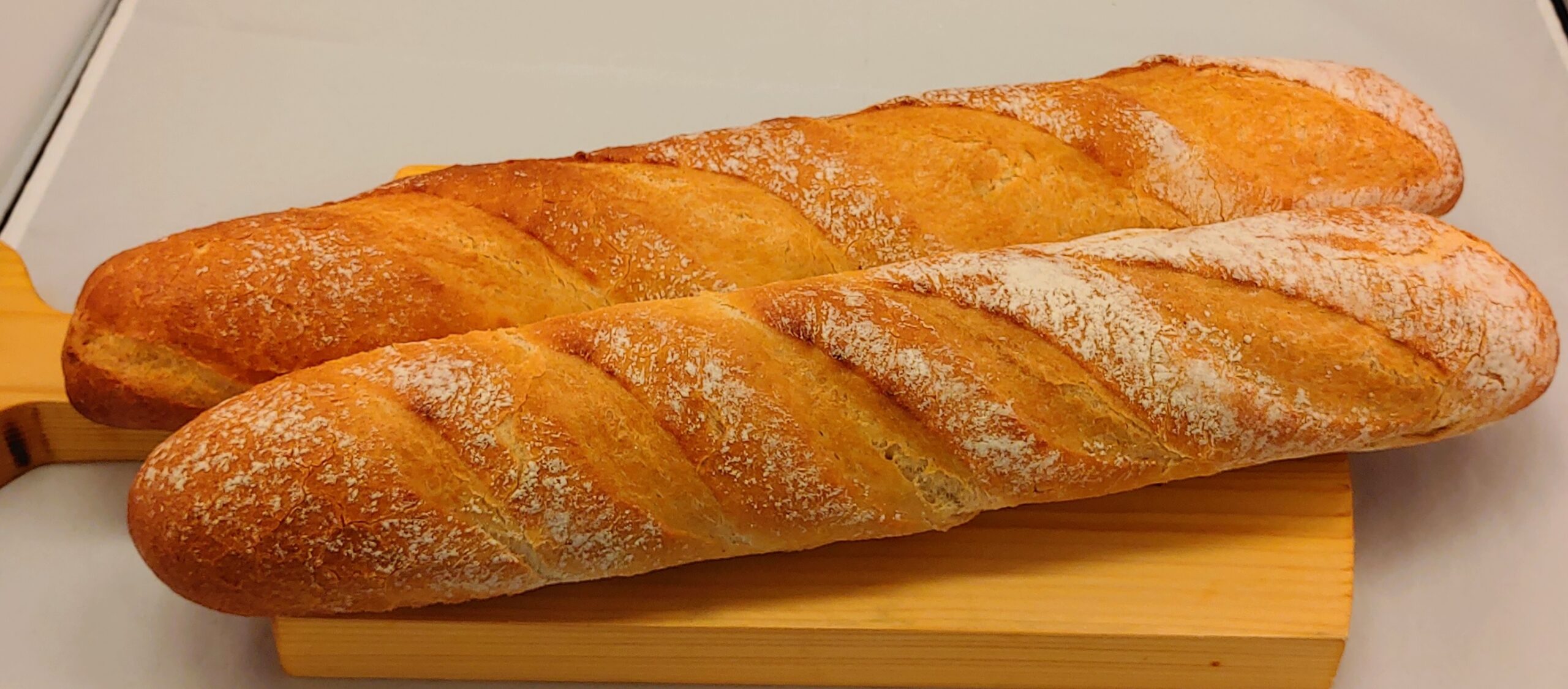 Stokbrood wit om door de klant af te bakken